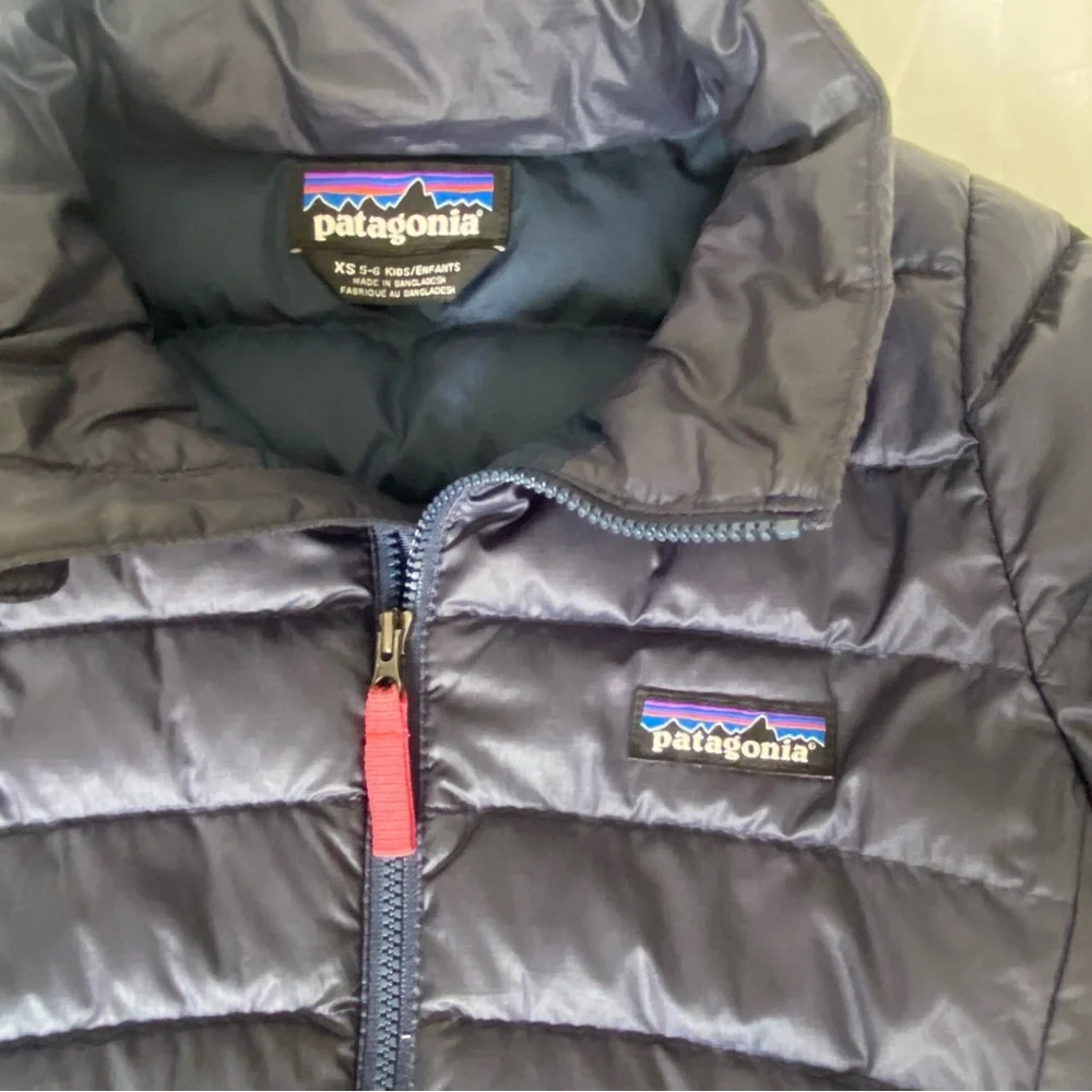 Patagonia Kids Navy Blue Puffer Jacket with Red Zipper Pulls